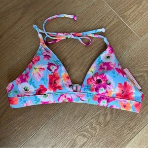 NWT VS Bikini Top Medium - Items $15 and under - Buy 2, Get 1 FREE